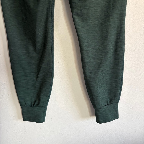 Beyond Yoga Heather Rib Street Jogger Midnight Green - Picture 8 of 8